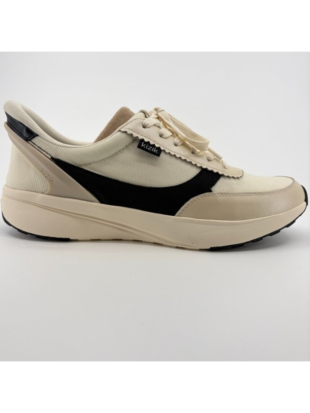 Kizik Paris Womens Size 10D Cream Black Athletic Hands Free Shoes Sneakers